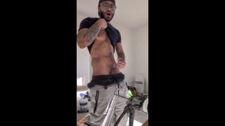 Kevinperexz - Lonely Painter Can’t Resist the Urge – HOT Solo Cumshot