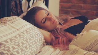 7660 Lili F A Play 1080p