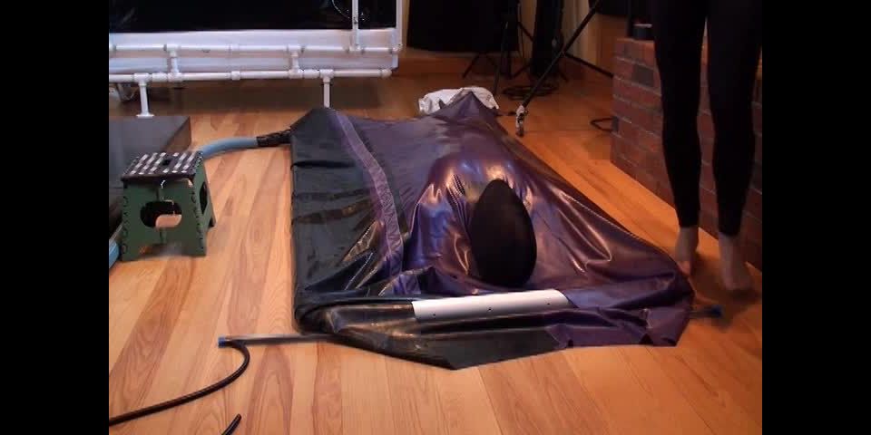 xxx video 34 trying the vacbed on femdom porn big tits fetish