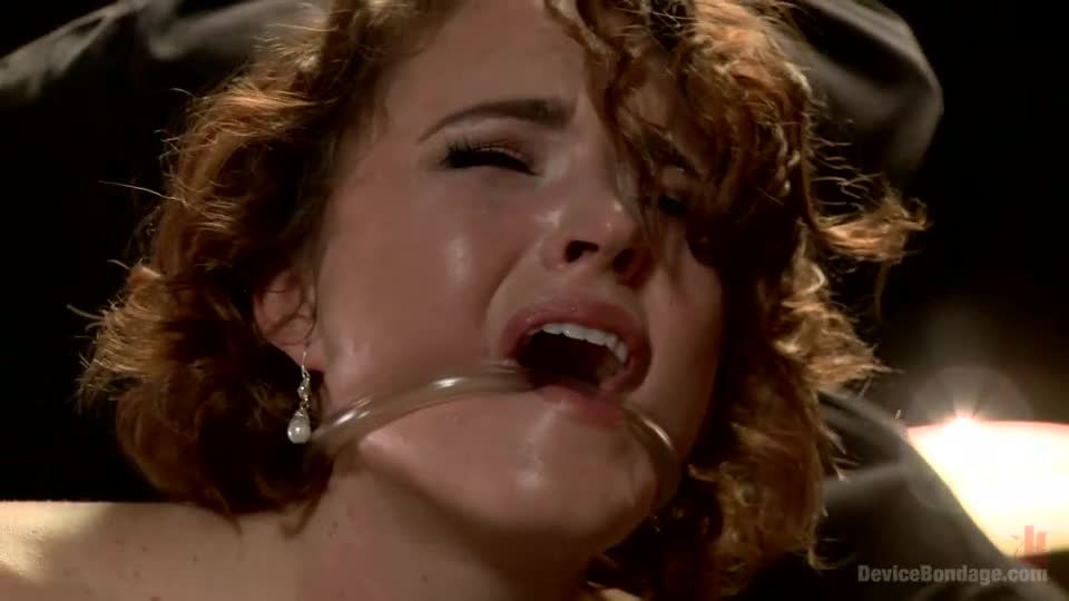 ¡Menando a la BDSM Sadista!