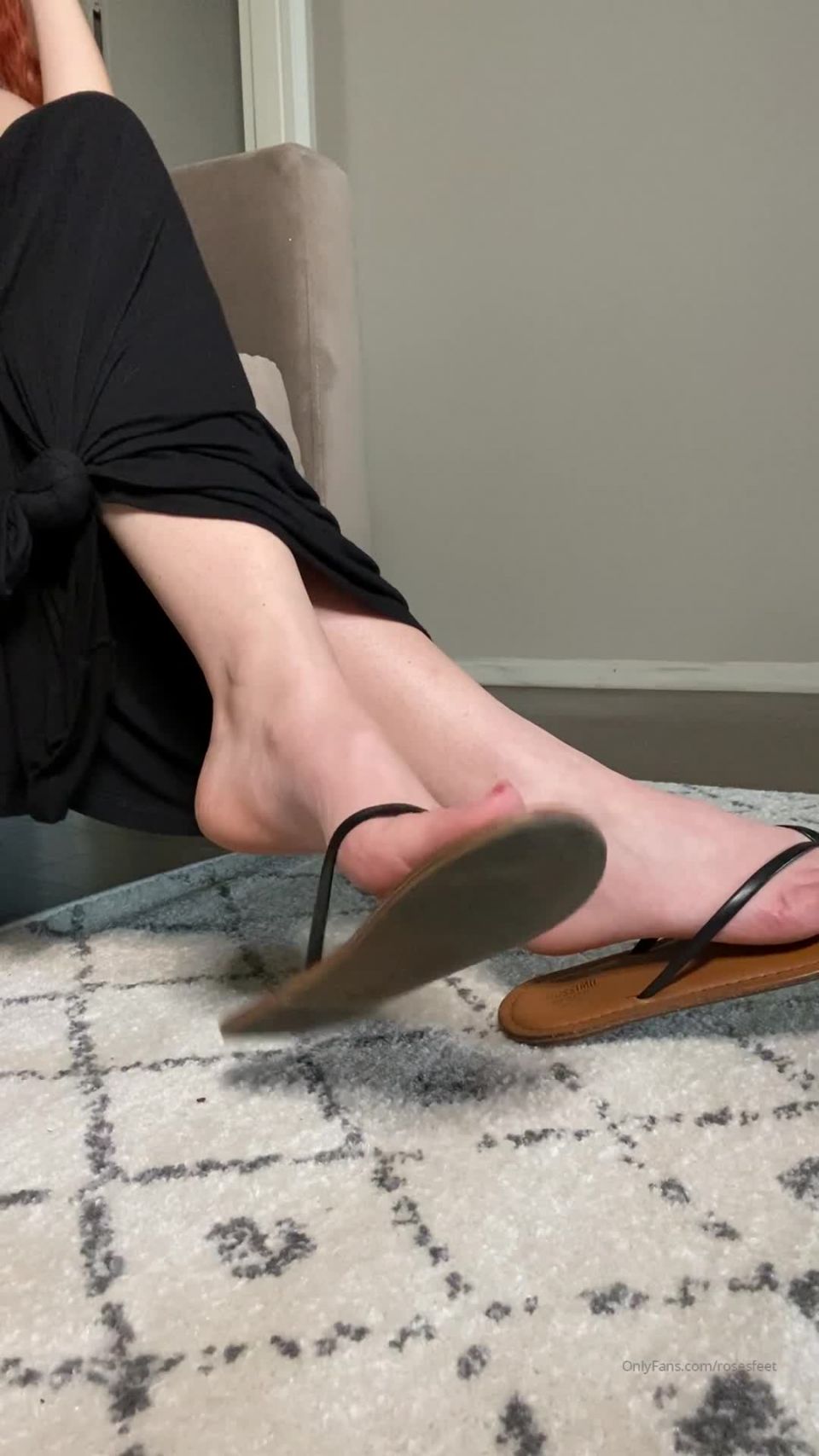 Literótica femdom femdom porno  rosesfeet -2530451-Pensamiento que yo te burlaría ya ll con algún flip flop colgando  rosesfeet