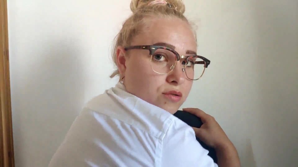 Sarah-Fuerstenberg - Perverser BГјrostuhlfick - FullHD 1080P