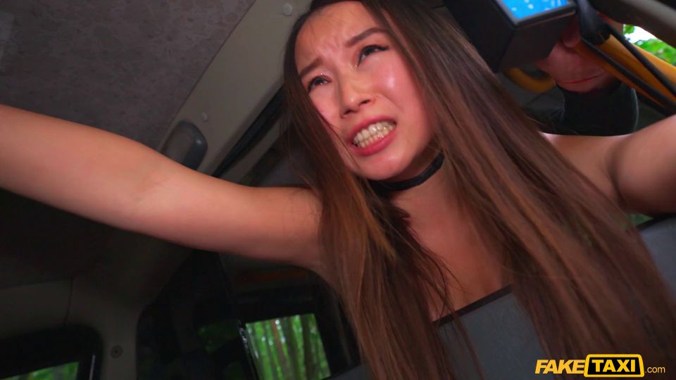 La curiosidad de Yiming lleva a un placer inesperado