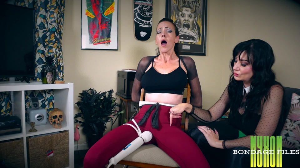 clip 43 bdsm club Nyxon & Slyyy... El más dulce tease & Negation, lesbianas humillación en bdsm porno