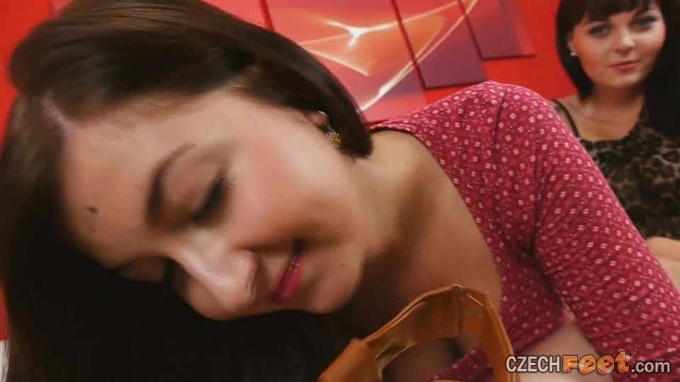 Bare feet & Sniffing & Shoes Andri & Tereza O. 1 280