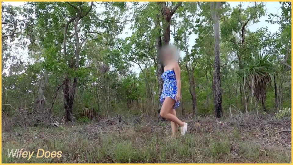 WifeyDoesWife Flashing Big Tits in Public Strip ｜ Public Exhibitionist