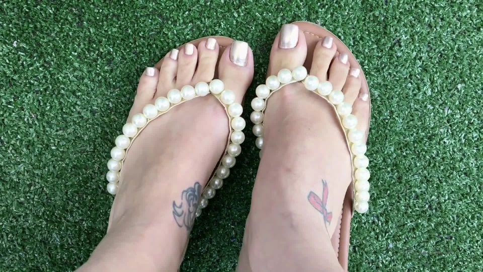 queen rainha  Come kiss my feet come. on femdom porn femdom feet