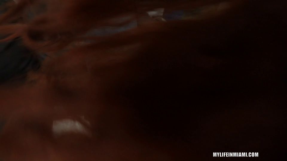 [MyLifeInMiami] Red Eviee Big Tit Horny Roommate [03.27.25] [1080p]