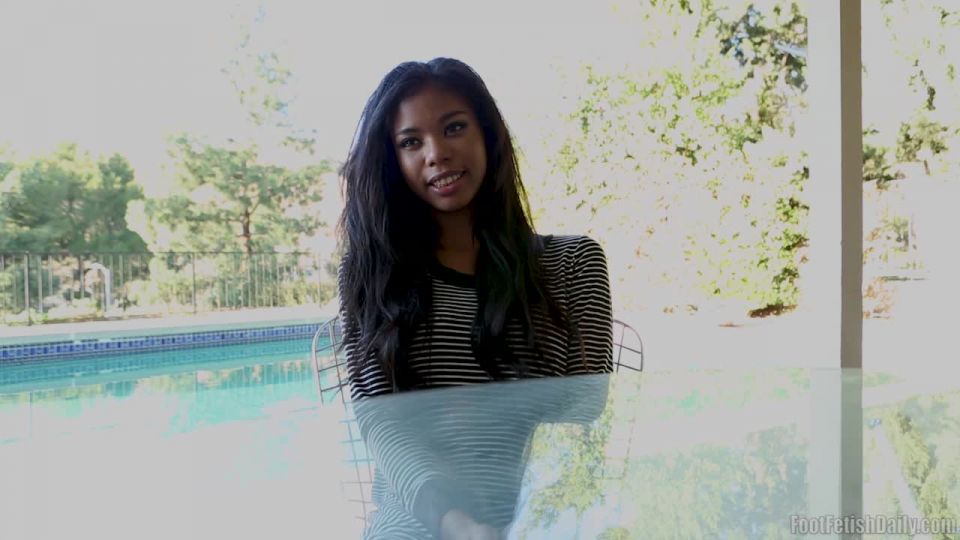 Nia Nacci Behind The Scenes 1 280 Nia Nacci