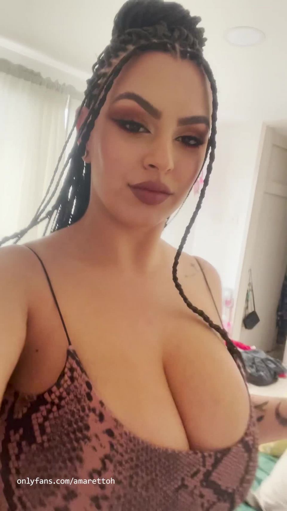 Amaretto - amarettoh () Amarettoh - too much sexiness or just the right amount 01-08-2021