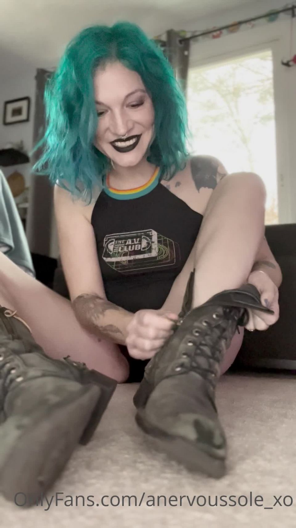 adult video 30 nicki minaj foot fetish Goddess Amanda – Minutes of me cheerfully taking off my big old stinky smelly leather combat boots (Also,_79 (@anervoussole_xo) (03.01.2022), foot on feet porn