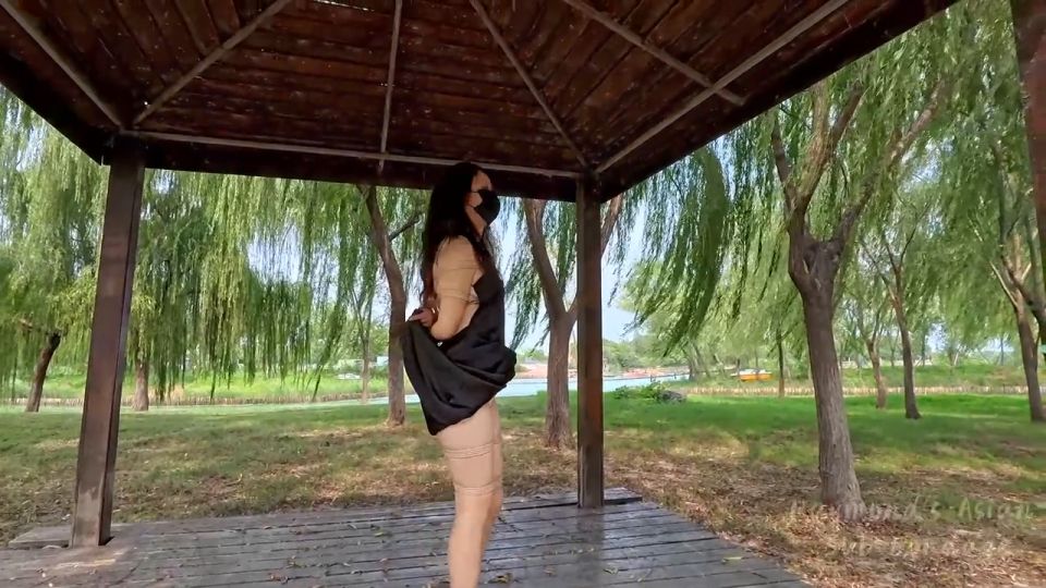 Raymond  (Porno de chica asiática)