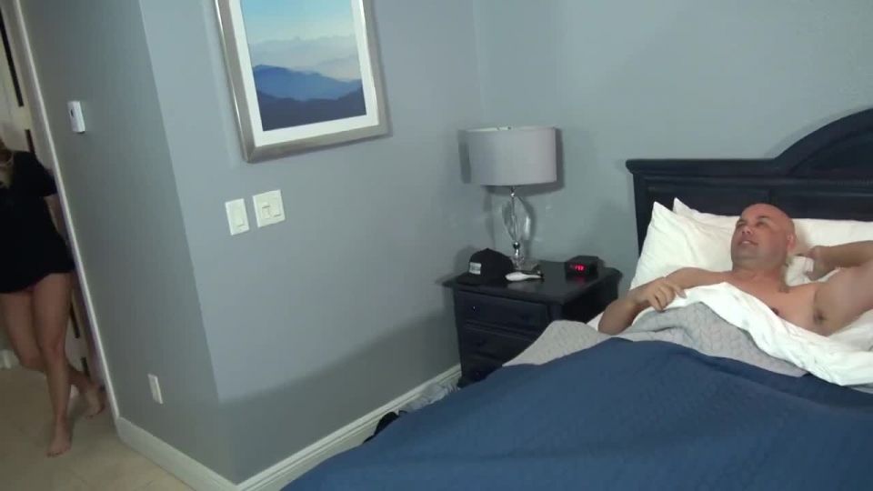 Jodi West, Johnny Phoenix – Sharing Hotel Room with Stepson 720p - Teen