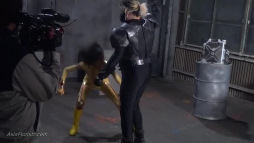 [supermisses.com] ZATS-39 Acción ardiente Crónicas súper heroínas 39 -Ataque mortal de Dragón femenino  39  Shion Aoki, Miyu Hashigaki - Part-ZATS39_02  superheroínas porno, superhéroeine, mujer maravilla