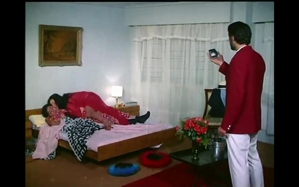 free porn clip 4 Desnuda en la arena | fetish | vintage femdom insider