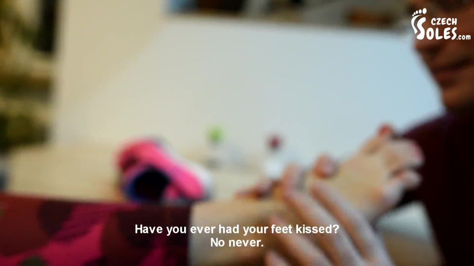 [GetFreeDays.com] Hurt Ankle And Her Sweaty Feet To Be Worshiped Foot Wor joi