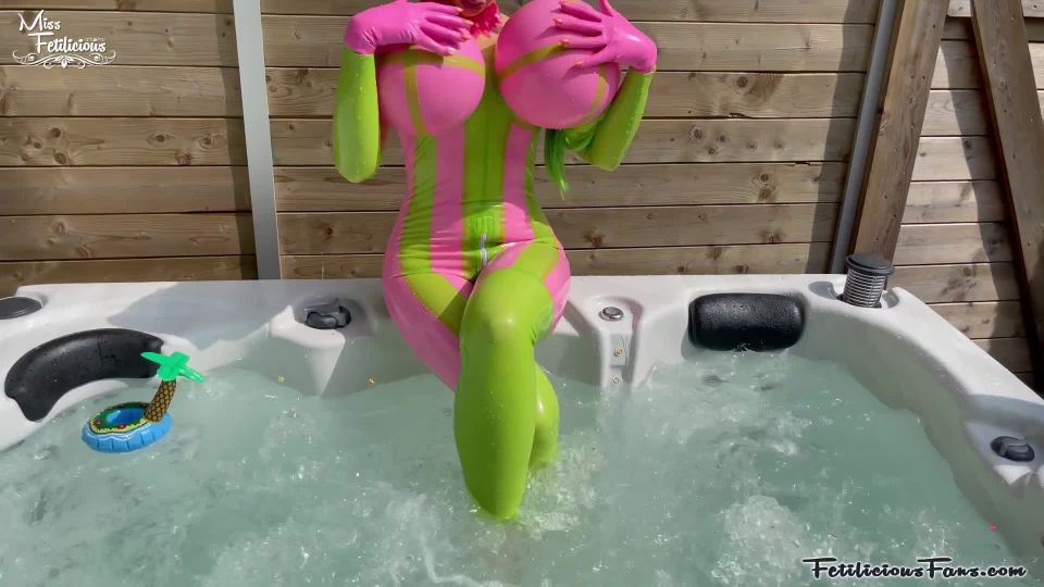 Porno Vista rápida Pool de látex - Nuevos videos de sexo en línea