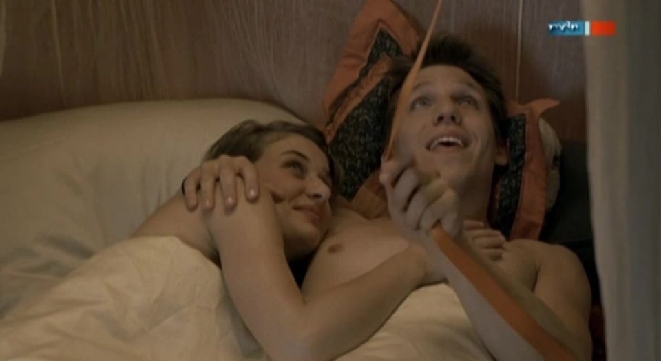 Marie Ronnebeck – Hallesche Kometen (2005) HD 720p - [Celebrity porn]