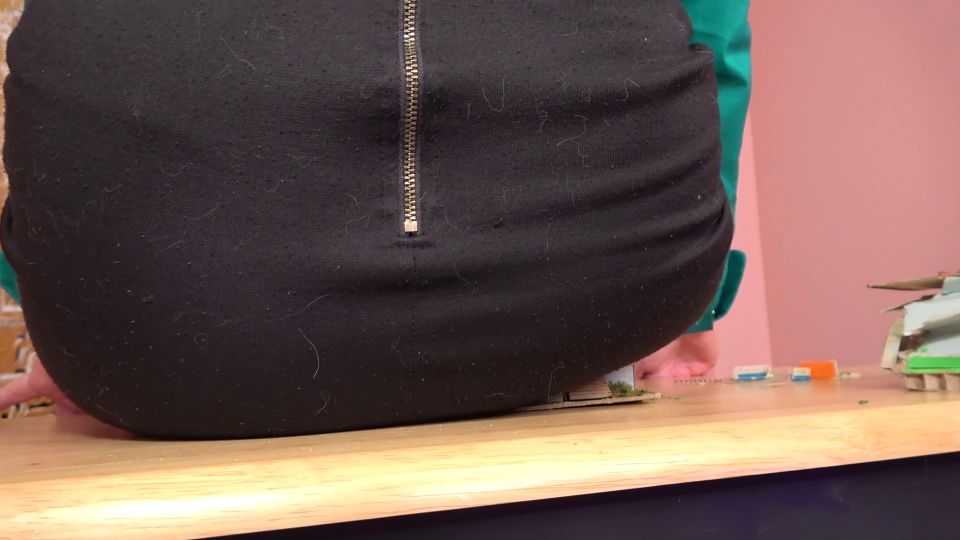 xxx video 45 fetiche de nacimiento pov  Terciopelo Fantasías – La destrucción de Benchton – Gigante Culo Crush con Jacquelyn Terciopelo instrucciones de masturbación