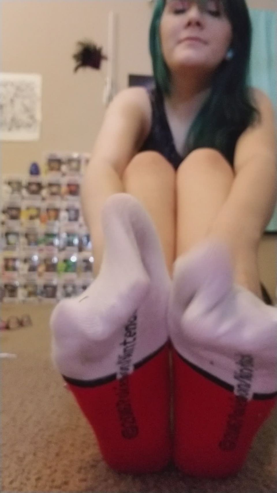 Pt 3FrostyPrincess - Smelly Smelly Socks Smell Them