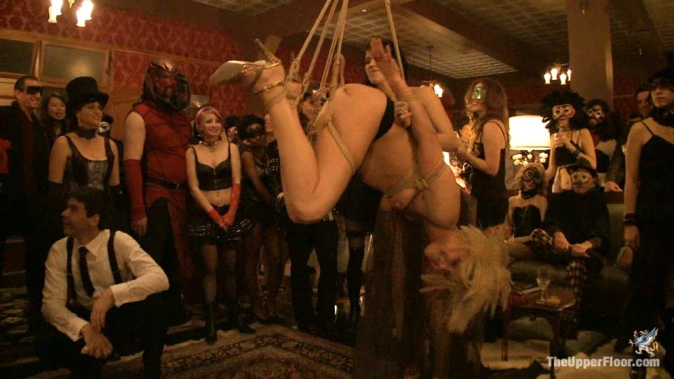 512 - Ojos de la gran fiesta abierta.