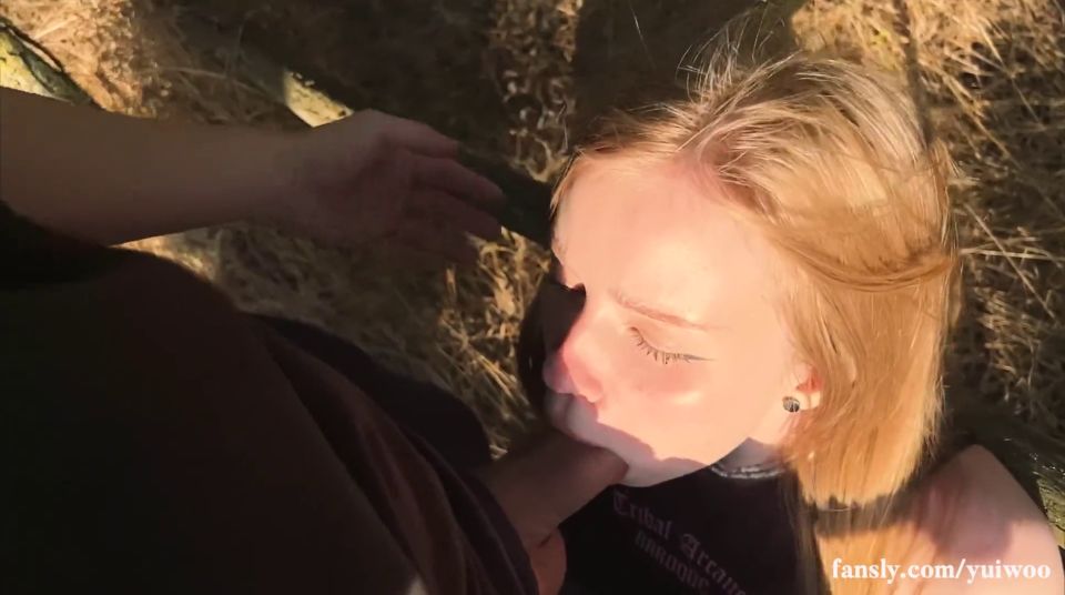 Yuiwoo - Caliente colegiala se perdió en el bosque y está listo para hacer cualquier cosa para salir [1080p] - Adolescente