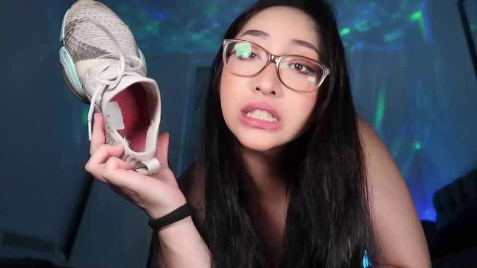 ClaudiaHon Loser shoe fucker (Amateur porn)