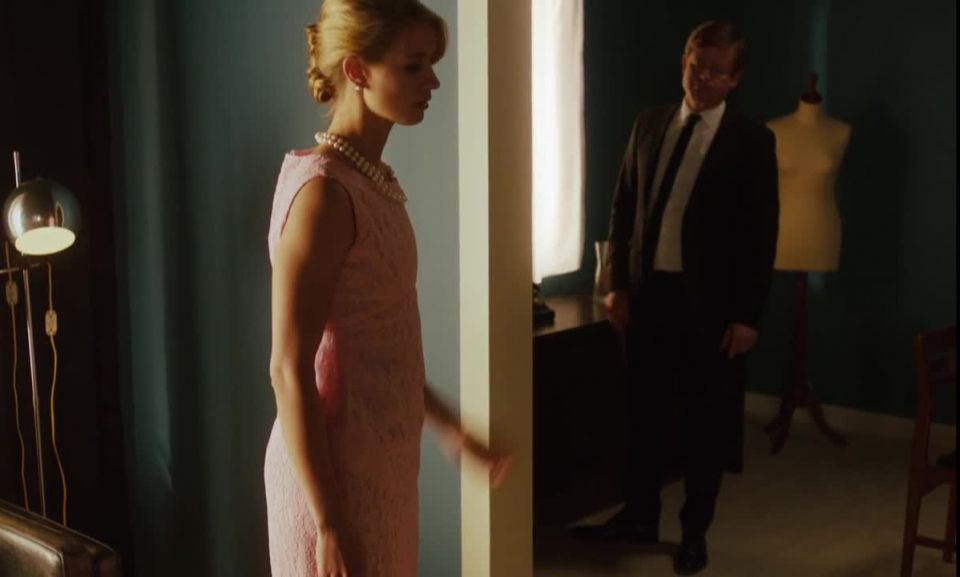 Gry Guldager, Sara Hjort Ditlevsen - Beskyt deres egne (2018) HD 720p - (Celebridad porno)