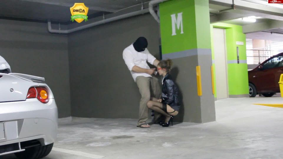 Desierto de Ángel - Fuck en el estacionamiento (Pornstar)