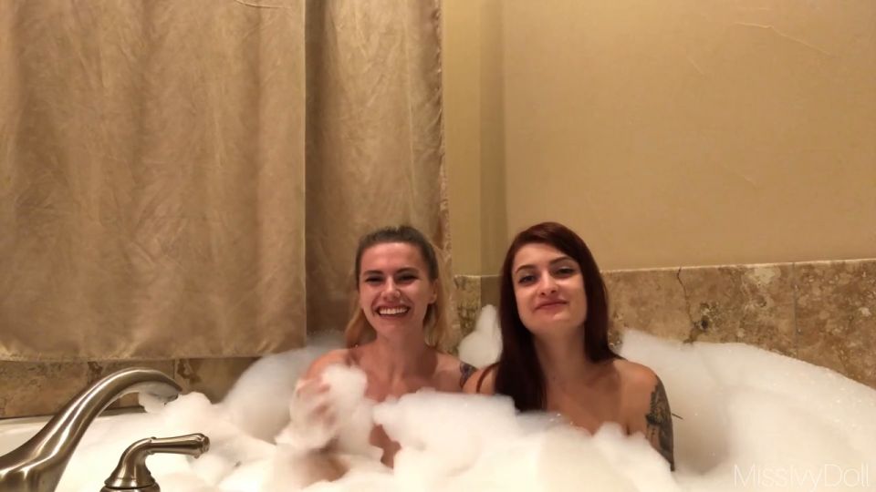 Missivydoll Gg Bath Play (Femdom porn)