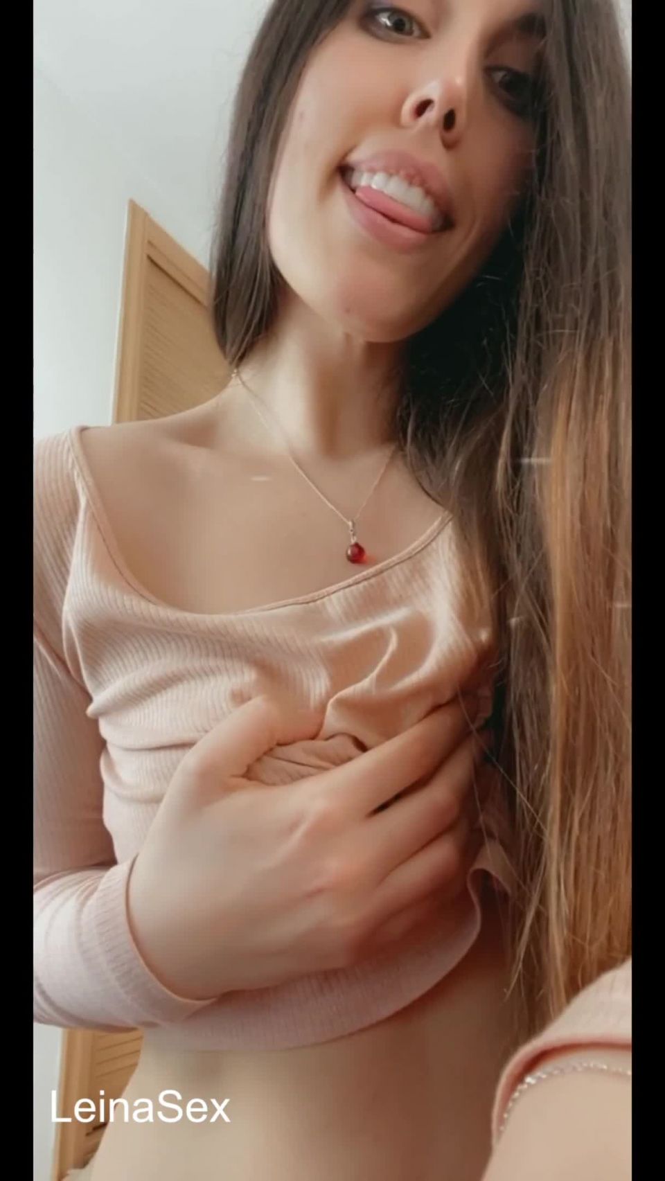 Clips caliente en la galería y masturbándome Marzo 2020-[lovely-femdom.com - mejor porno femenino online]