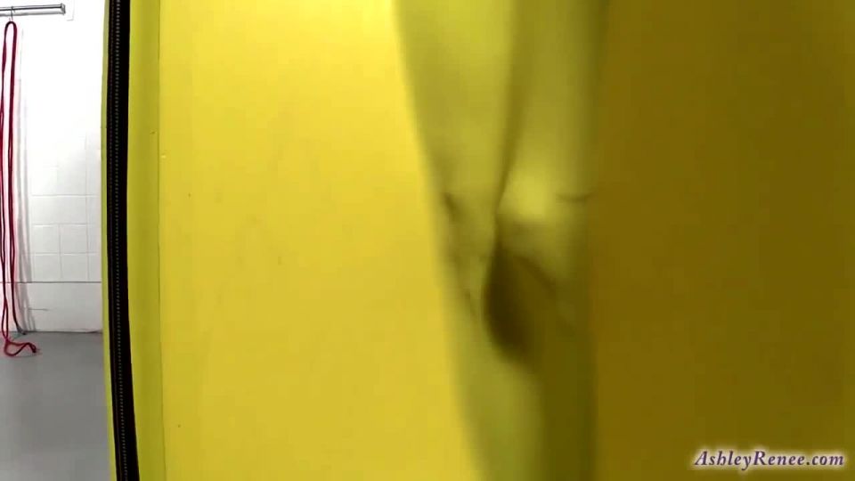 [supermisses.com] Ashley – Yellow Vacuum Cube | superheroines, fetish, cosplay, sex, porn