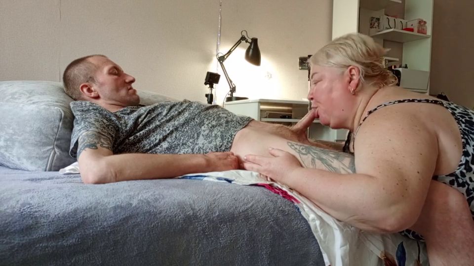 bbwsexi9 - Suegra chupa suavemente la polla hasta que me cum