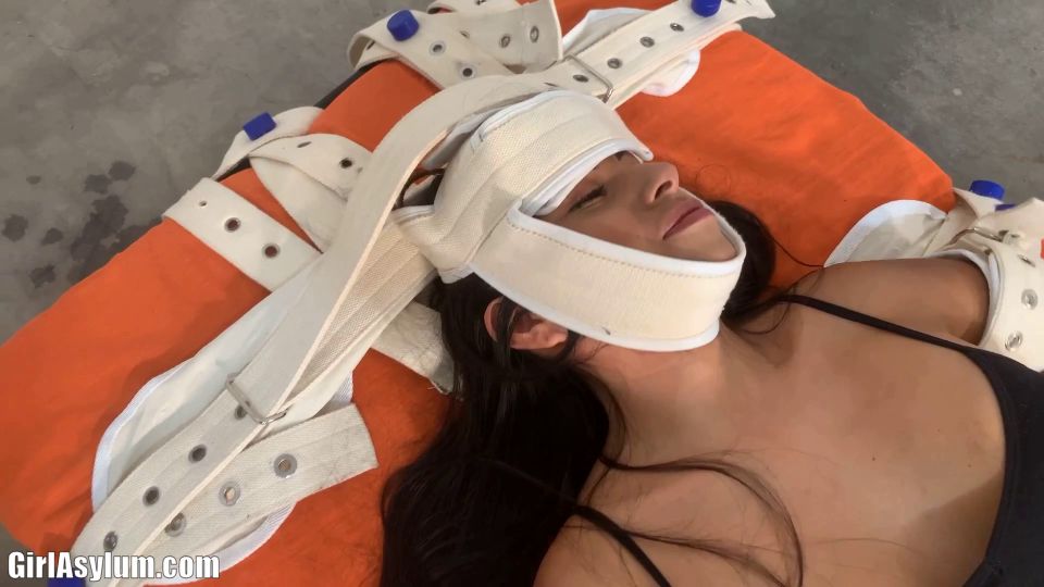 Stefy left alone in Segufix Quick View Porn - New Sex Vid...