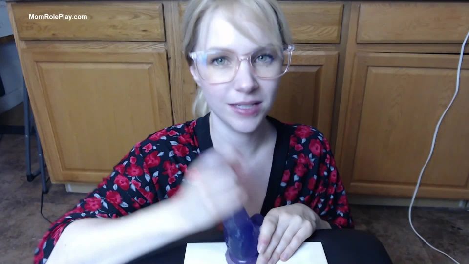 Happily_Sweet – Let Mommy Do That(MILF porn)