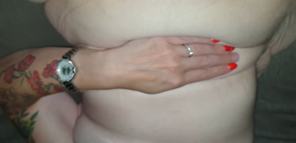 Reality couple - Man speelt met beste vriendin. Laat mijn vrouw niet weten dat ik haar kut helemaal vol spuit