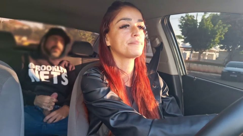 renatasurtada - El conductor de la aplicación de la ramera atrapa al pasajero masturbándose... ¿Y ahora qué?