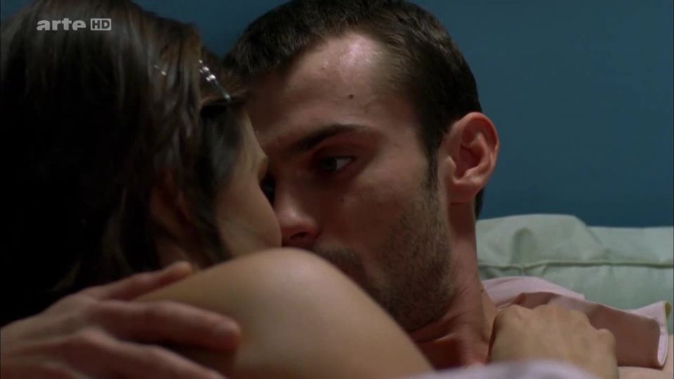 Marie Denarnaud – Les vivants et les morts s01e01 (2009) HD 720p - (Porno de Celebridad)