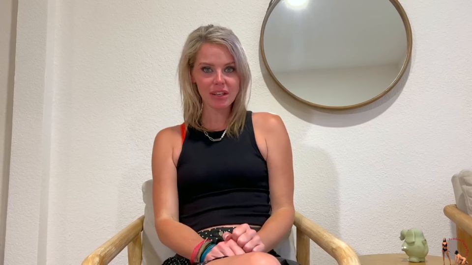 Femdom Puppy Play Kody Evans Babysits The Sub Mientras que Londres Evans En una cita (Porno femenino)