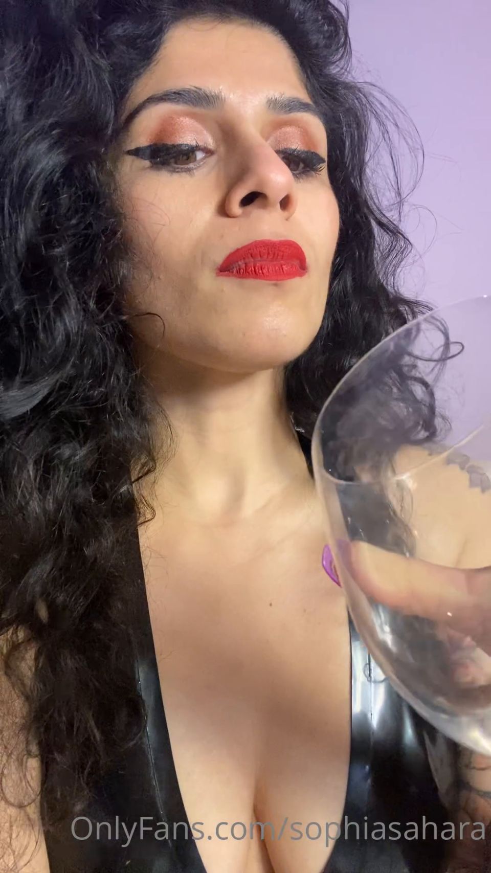 Señora Sophia Sahara - Feliz Año Nuevo chicos Parte final de esta semana - Mente de mierda