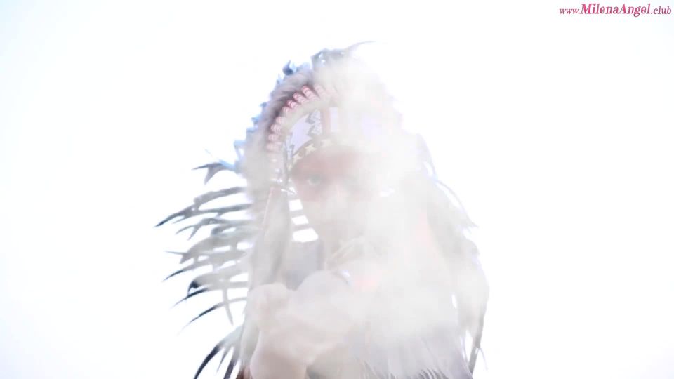 online xxx clip 14 adolescente Milena Angel en Anolia humo penacho adolescente