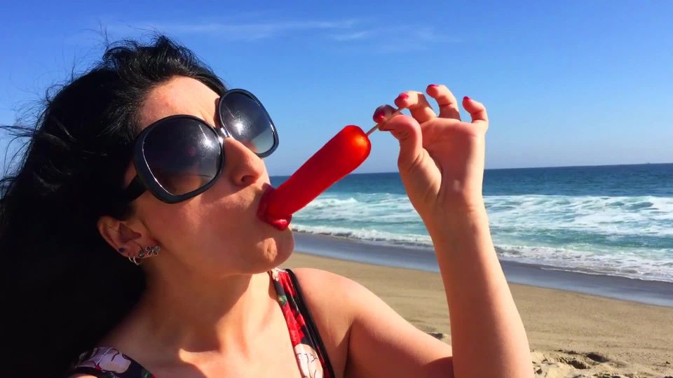Luscious Lopez[0207092] such a long tongue  lucky popsicle #lusciouslopez [2017-05-07]