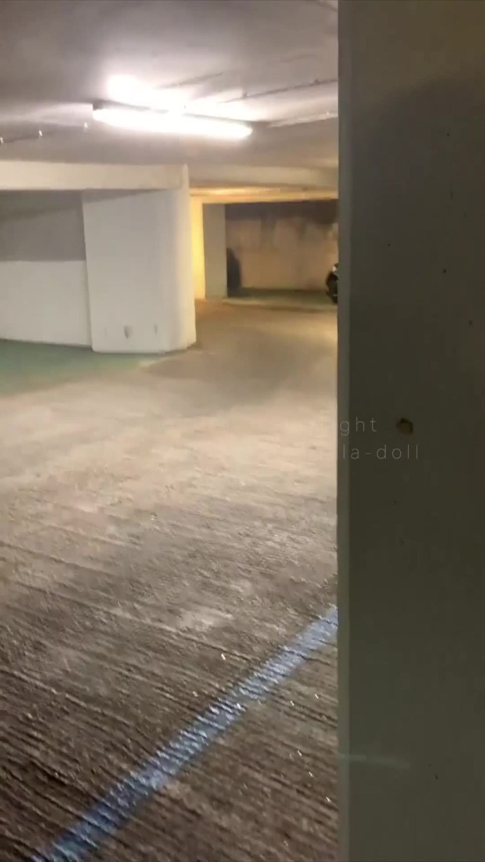 Angela doll47969893 video 2022-11-06 09-01 (defi-inconnu-le-centre-commercial)