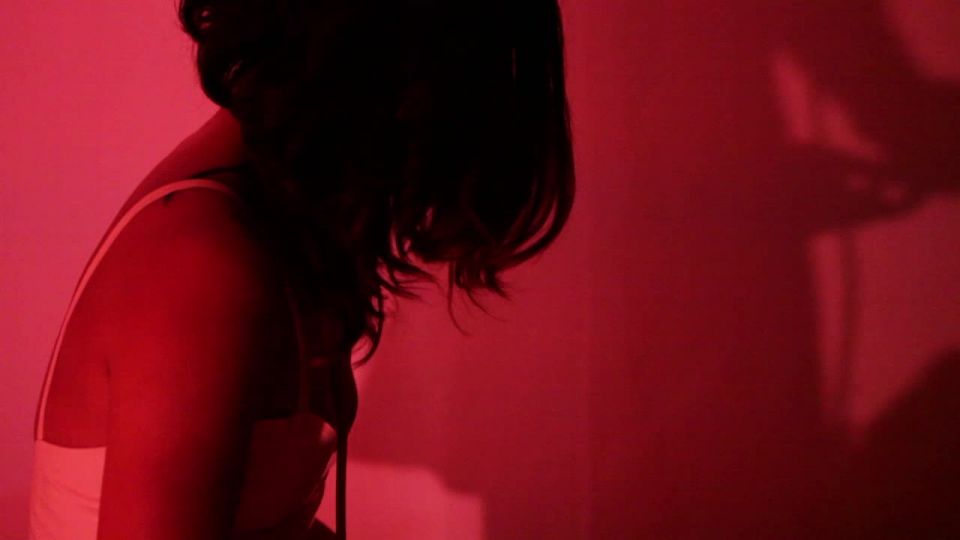 Señora Lucy Khan - El turno nocturno de la enfermera Lucy Khan - ManyVids