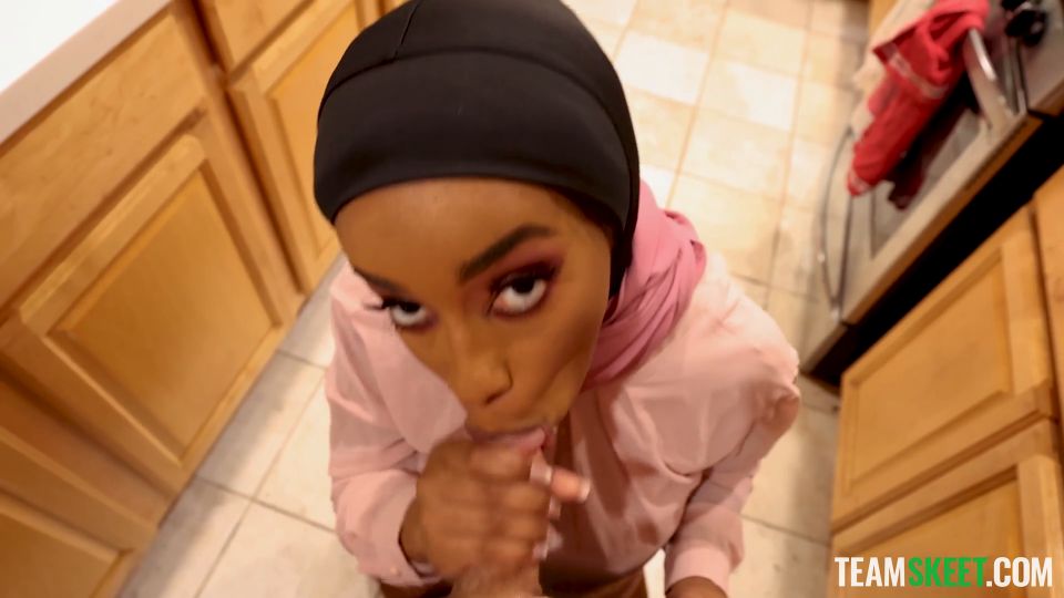 Lily Starfire - Shy Hijab Girl Learns All About a Weird Am3r!can Tradition [1080p] - African Am3r!can