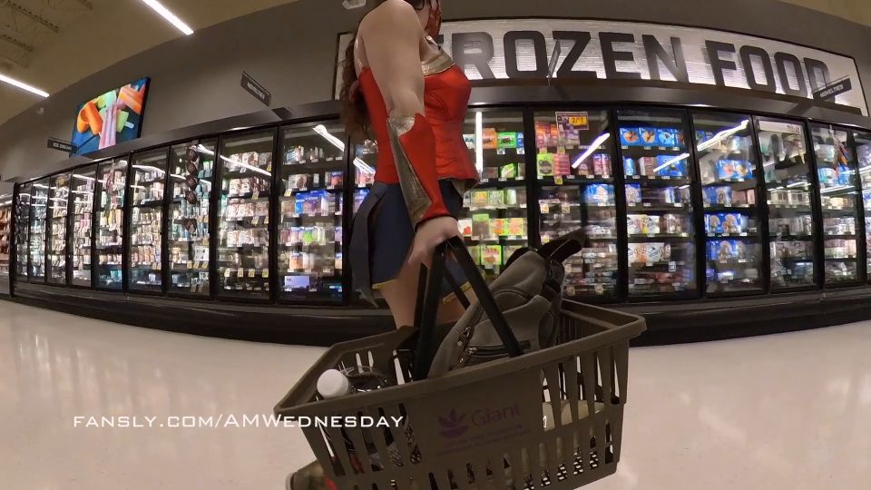 AMWednesday Exhibicionismo 578259006829633537 01 577745590054559745