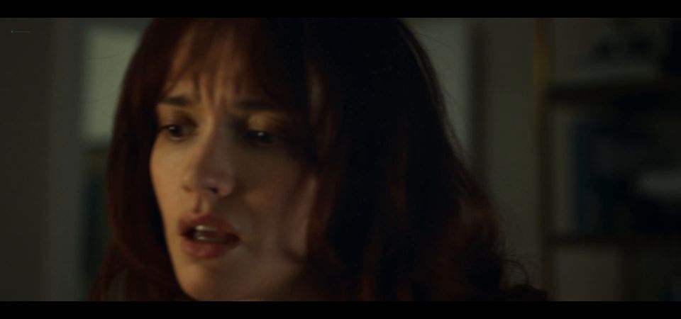 Olivia Cooke sizzles en la serie web 4K S1E3 de la novia