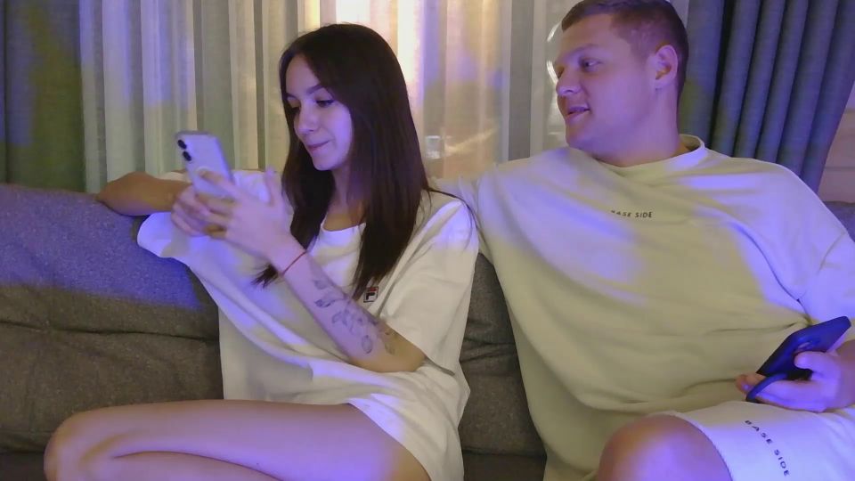 Noches íntimas de oficina: Aventuras explícitas después de horas