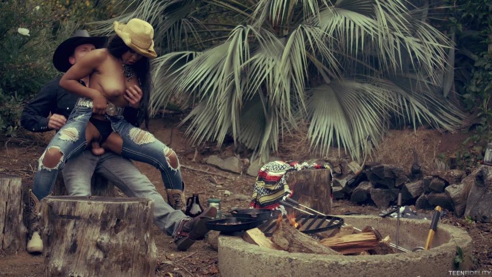 Teen Fidelity.com - Jenna j Foxx Saddle Up - Tetas grandes