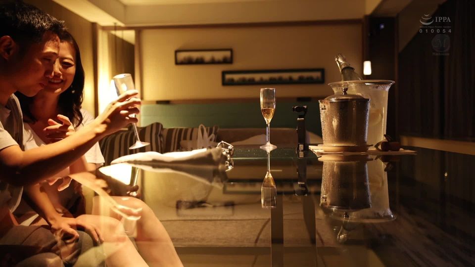 [GirlsJav.com] [ACHJ-004] マドンナ×痴女特化 その名も『アチージョ』爆誕！！ 今夜はキミを寝かさない…極上の人妻とお泊り中出しスイートルーム 超人気専属『木下凛々子』に24時間ず～っと痴女られる！！ （ブルーレイディスク）